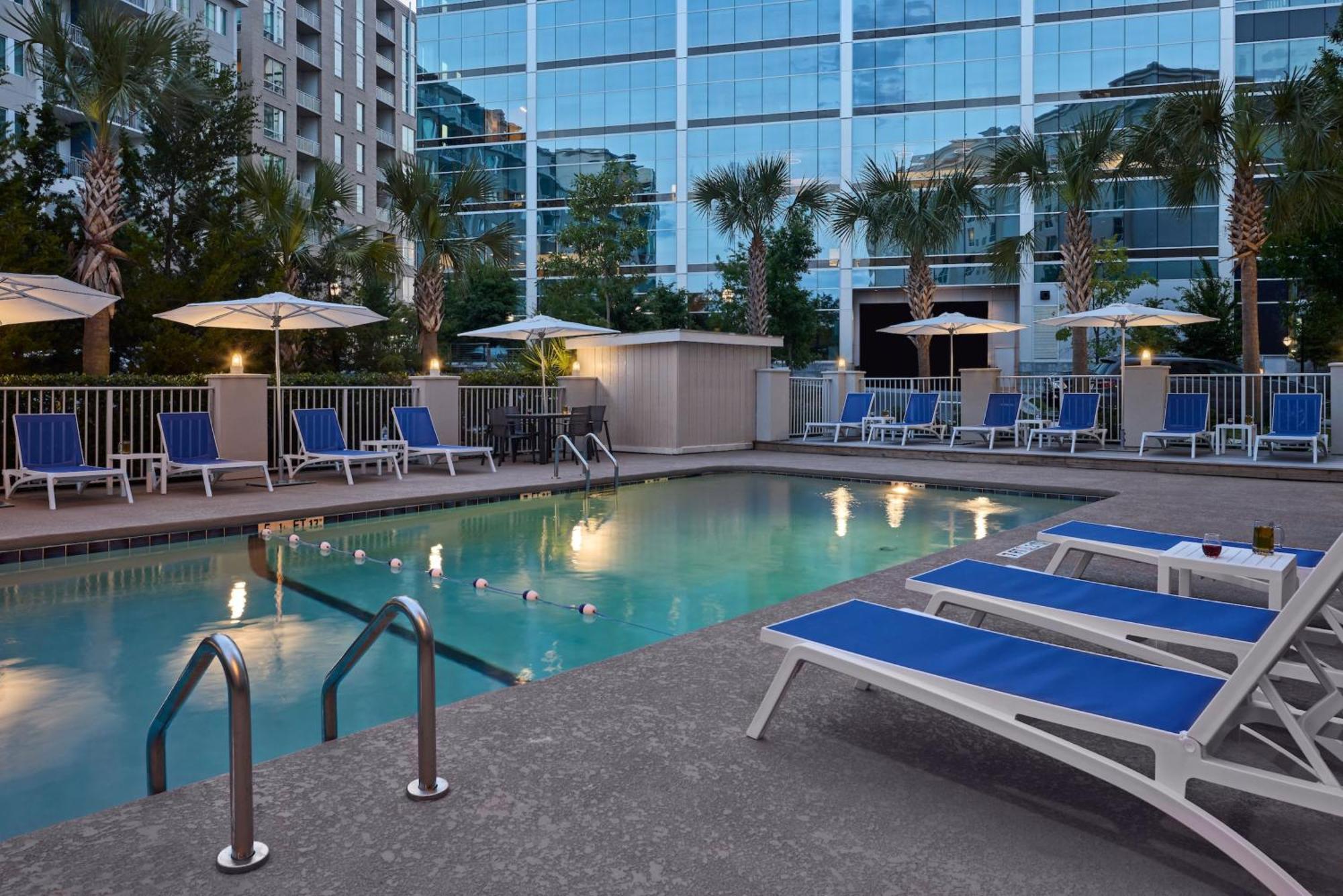 Holiday Inn Express & Suites Charleston Dwtn -Westedge By Ihg Extérieur photo