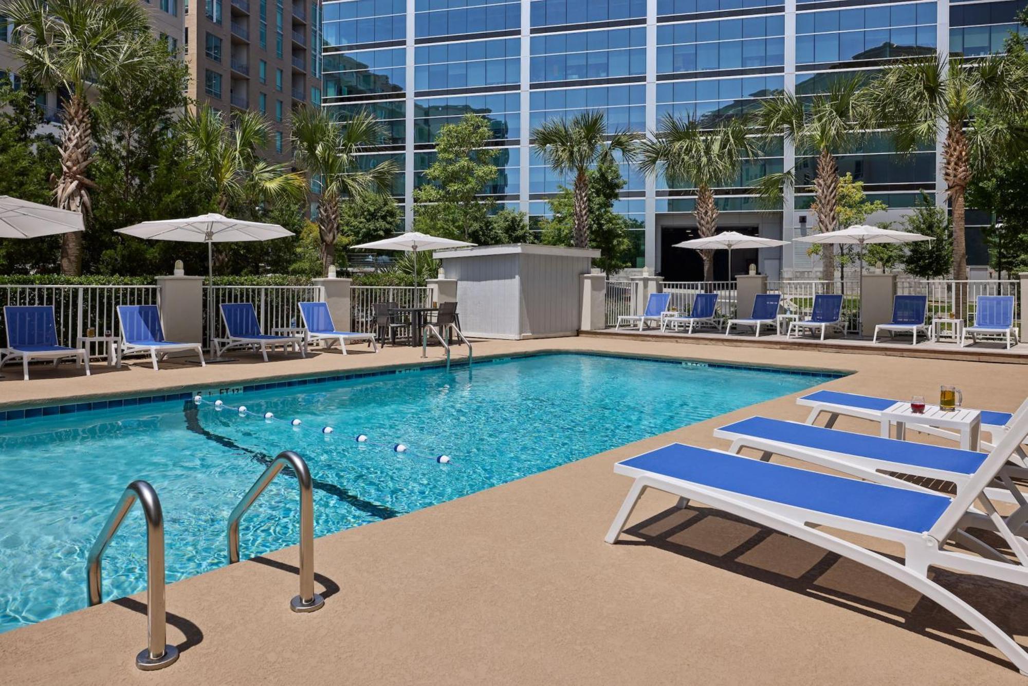 Holiday Inn Express & Suites Charleston Dwtn -Westedge By Ihg Extérieur photo